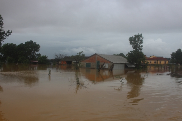Nhieu- tuyen- duong- o- Vinh- Linh- van- con- nuoc