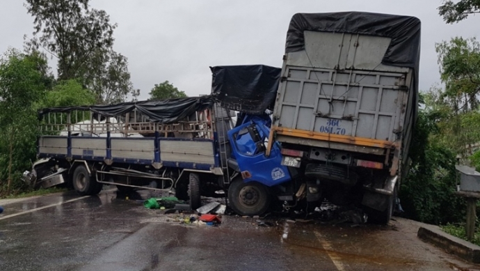 Ca- 3- xe- TNGT- lien- hoan- tren- duong- tranh- H