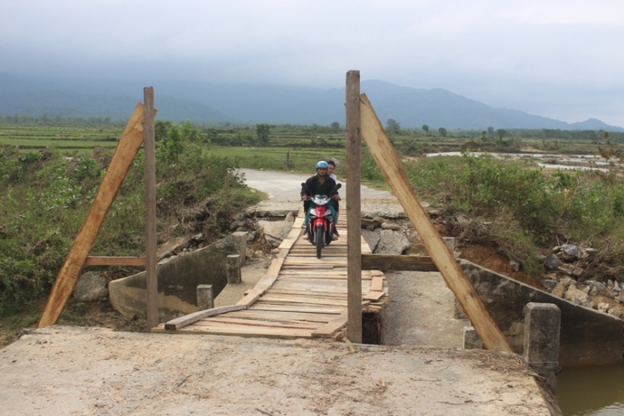 Rung- minh- qua- cau- tam- bac- tren- nhip- cau- s