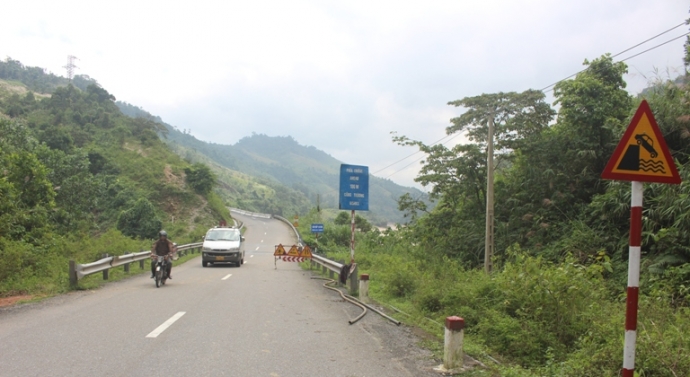 Cang- minh- khac- phuc- sat- lo- tren- duong- HCM-