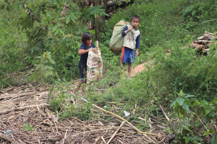 Dua- nhau- ra- song- Dakrong- san- ca- dai- vang- 