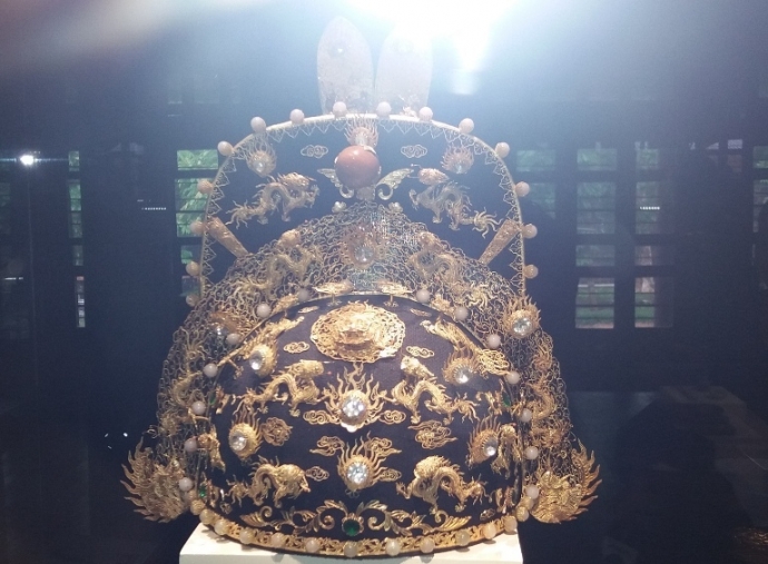 Tan- ngam- Bao- vat- Hoang- cung- trieu- Nguyen- v