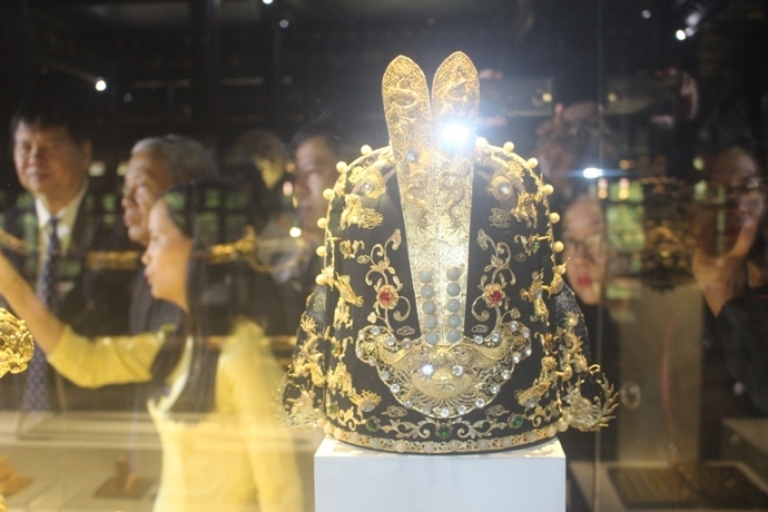 Tan- ngam- Bao- vat- Hoang- cung- trieu- Nguyen- v