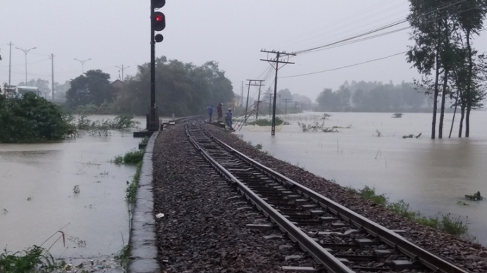 Thua- Thien- Hue- Nhieu- noi- nuoc- lu- bua- vay-