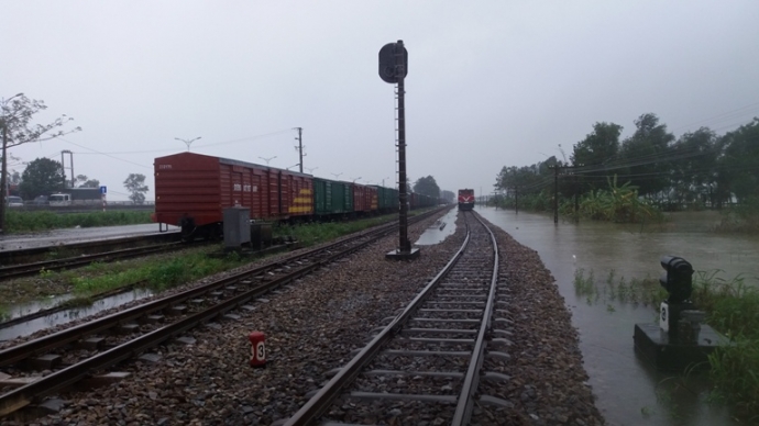 Thua- Thien- Hue- Nhieu- noi- nuoc- lu- bua- vay- 