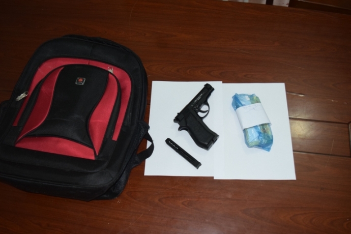 Ke- cuop- ngan- hang- cat- giau- sung- nha- nguoi-