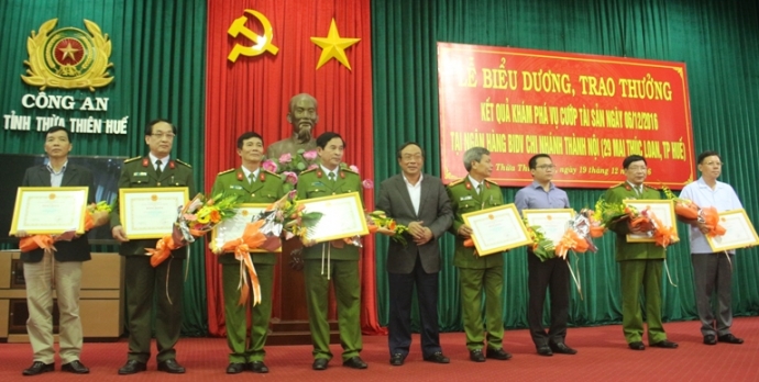 Vu- cuop- ngan- hang- BIDV- tai- Hue- Khen- thuong