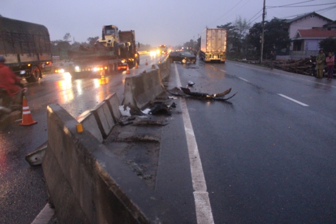 Bi- xe- dau- keo- hon- Hyundai- 4- cho- xoay- nhu-