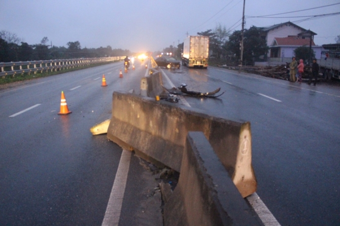 Bi- xe- dau- keo- hon- Hyundai- 4- cho- xoay- nhu-