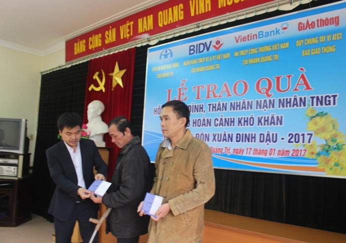 Bao- Giao- thong- trao- ho- tro- gia- dinh- nan- n