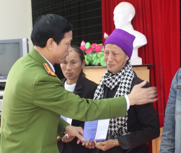 Bao- Giao- thong- trao- ho- tro- gia- dinh- nan- n