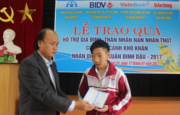 Bao- Giao- thong- trao- ho- tro- gia- dinh- nan- n