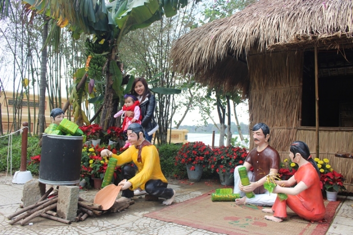 Ga- trong- gay- tren- dun- rom- tai- hoi- Xuan- co