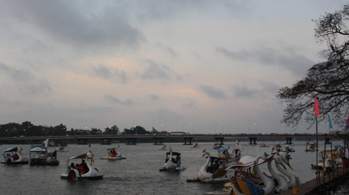 Mung- 3- Tet- cong- vien- hoa- co- do- Hue- dong-