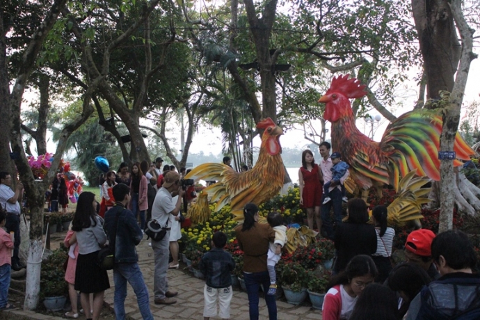 Mung- 3- Tet- cong- vien- hoa- co- do- Hue- dong-