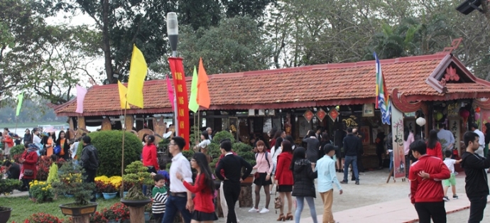 Mung- 3- Tet- cong- vien- hoa- co- do- Hue- dong-