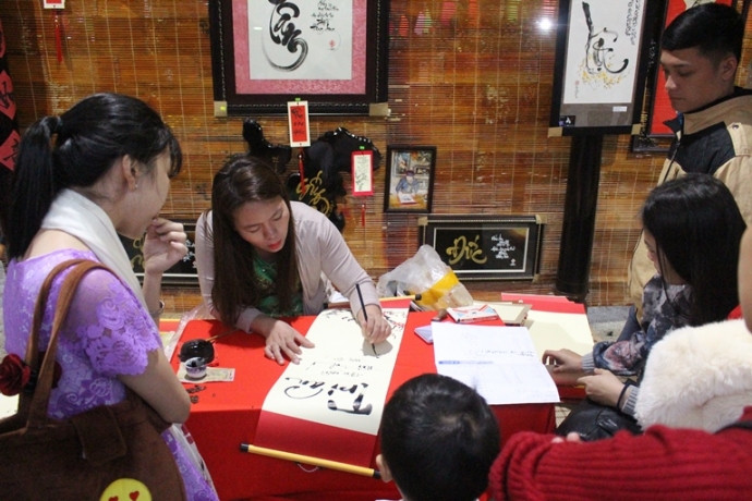 Mung- 3- Tet- cong- vien- hoa- co- do- Hue- dong-