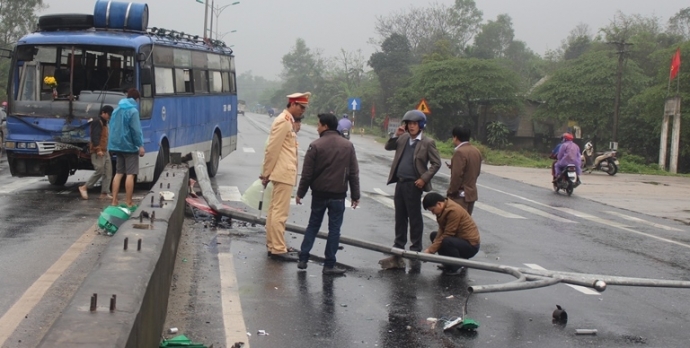 Xe- khach- 45- cho- nhan- hieu- HAECO- dam- guc- t