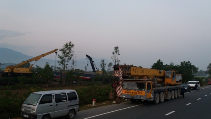 Them- cau- 150- tan- cuu- ho- duong sat- vu- lat- 