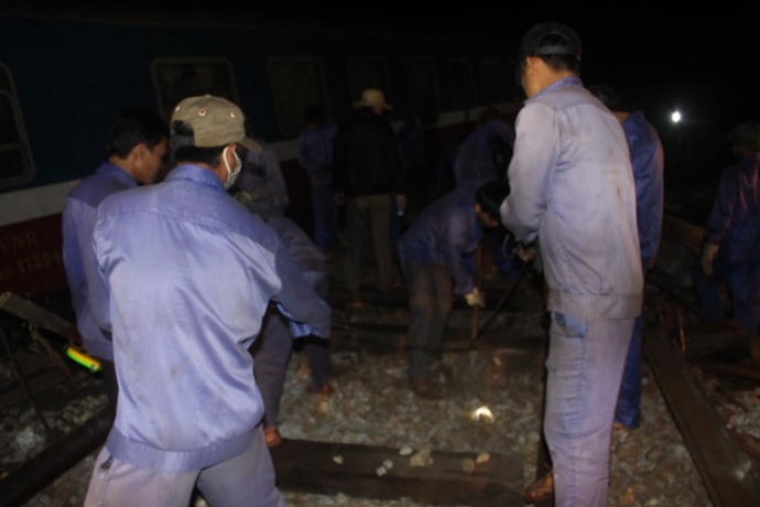 Trang- dem- cuu- ho- som- thong- tuyen- duong- sat