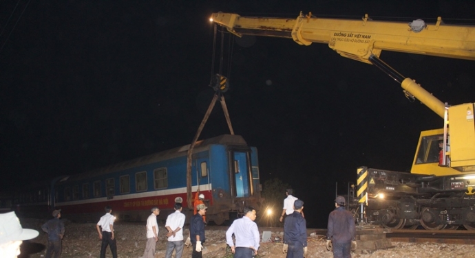 Trang- dem- cuu- ho- som- thong- tuyen- duong- sat