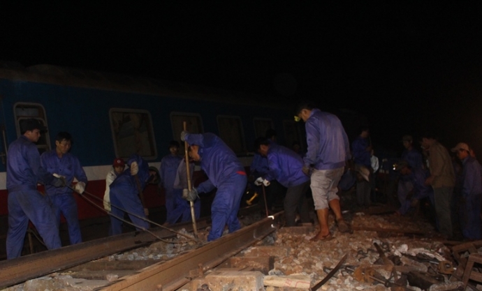 Trang- dem- cuu- ho- som- thong- tuyen- duong- sat