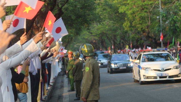 Nhat- hoang- va Hoang- hau- den- tham- co- do- Hue