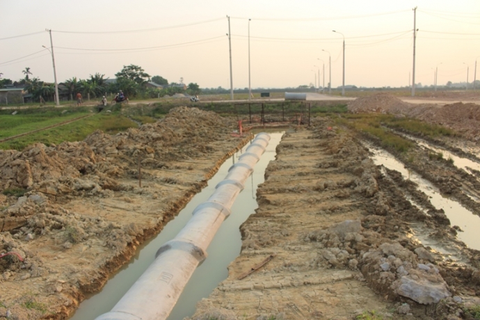 Lot- ho- ga- cong- trinh- be- trai- 5- tuoi- tu- v