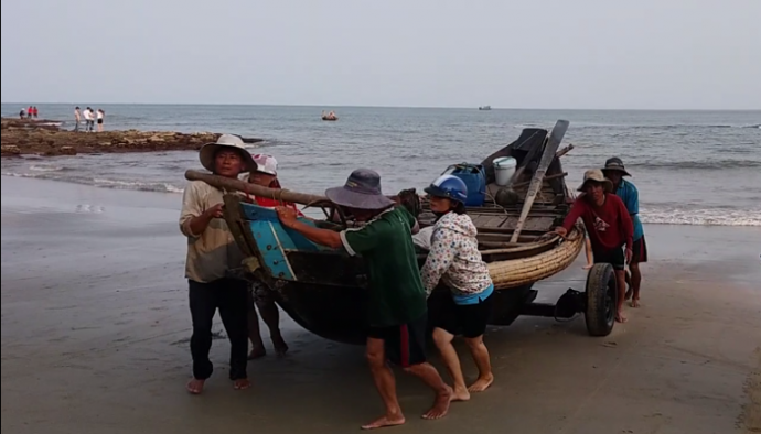 T&ocirc;m- hum- cap- ben- Cua- Tung- 3