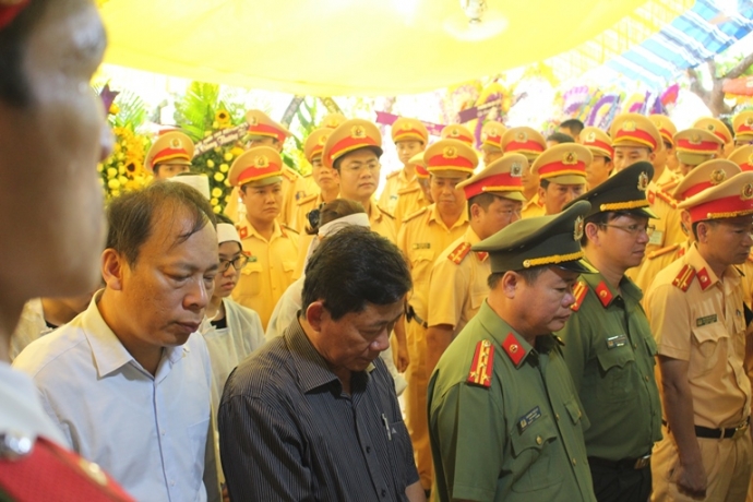 Uy- ban- ATGT- Quoc- gia- tham- gia- dinh- CSGT- H