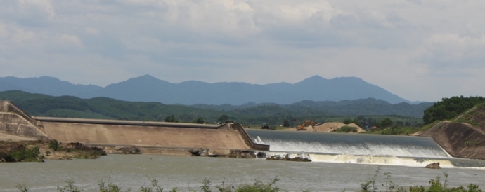 Ben- thuy- khong- phep- de- doa- cong- trinh- dai-