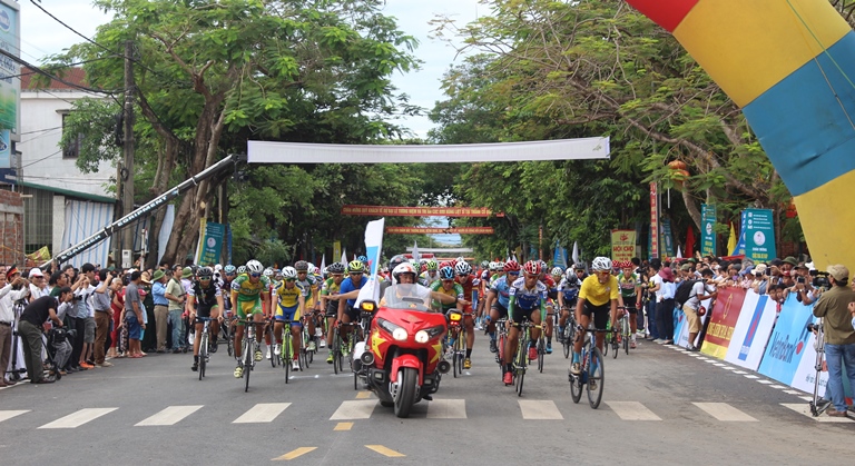 VDV- Quan- khu- 7- ve- Nhat- chang- dua- quanh- Th