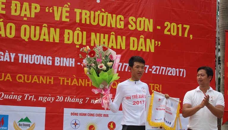 VDV- Quan- khu- 7- ve- Nhat- chang- dua- quanh- Th