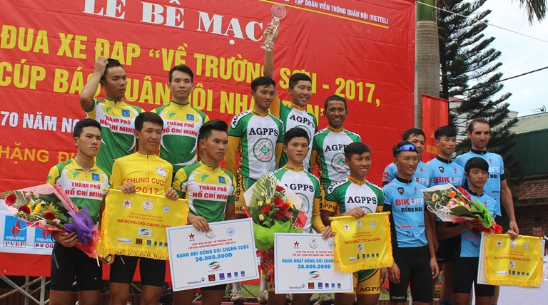 VDV- Quan- khu- 7- ve- Nhat- chang- dua- quanh- Th