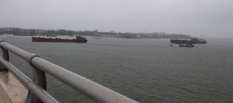 Quang- Trị- Hue- gap- rut- ung- pho- truoc- gio ba