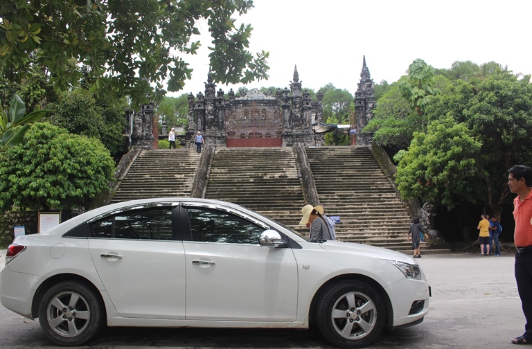 Mien- ve- tham- quan- cac- diem- di- tich- Hue- tr