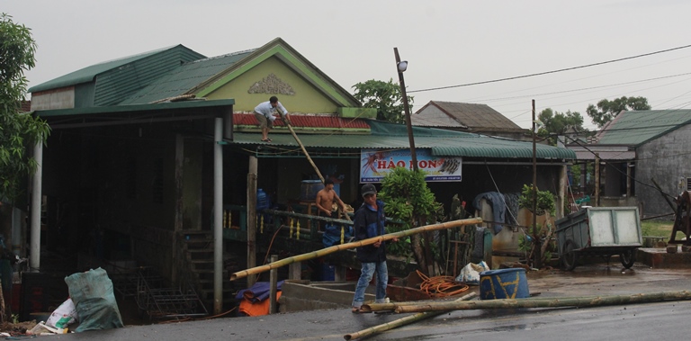 Nguoi- dan-Quang- Tri- khan- truong- chang- chong-