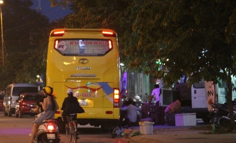 Bat- nhao- hoat- dong- xe- hop- dong- open- tour- 