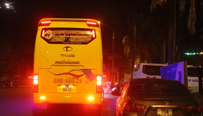 Bat- nhao- hoat- dong- xe- hop- dong- open- tour- 