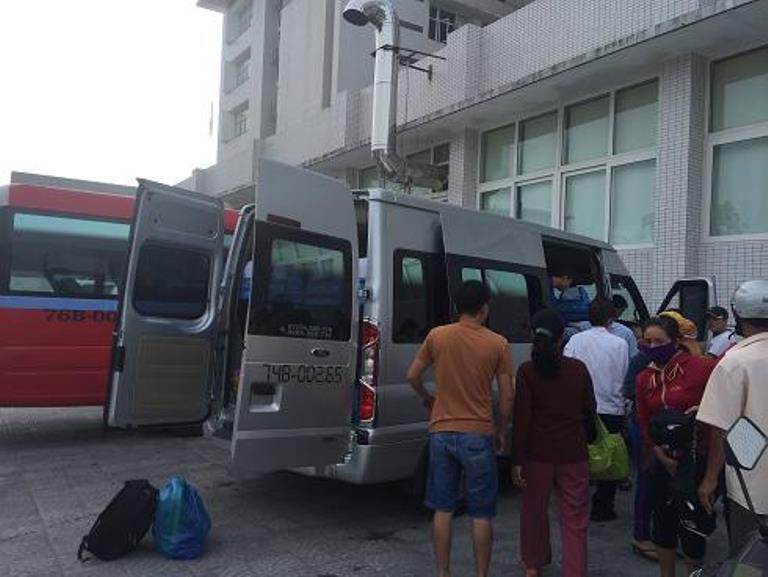 Can- canh- xe- hop- dong- dua- nhau- bat- khach- t