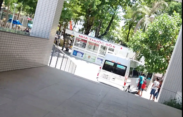 Can- canh- xe- hop- dong- dua- nhau- bat- khach- t