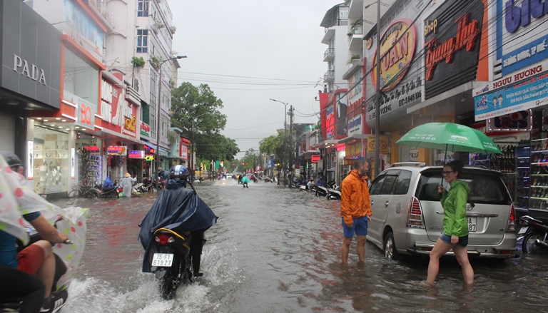 Duong- Hung- Vuong- thanh- song- hang- tram- phuon