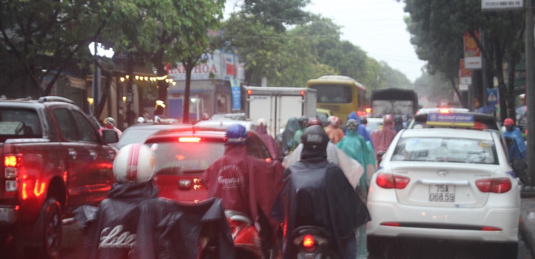 Duong- Hung- Vuong- thanh- song- hang- tram- phuon