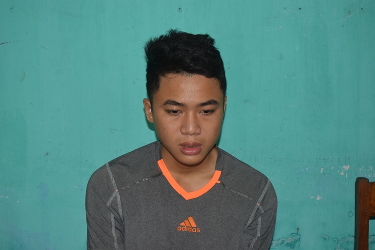 Ngang- nhien- thue- xe- cau- trom- go- quy- ban- l