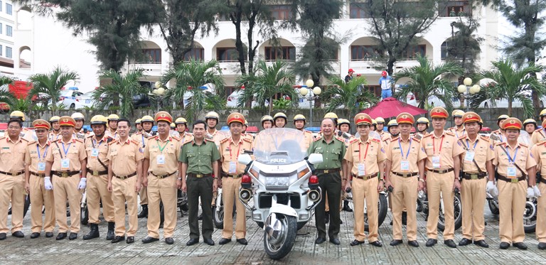 Giam- doc- Cong- an- TP- HCM- tham- dong- vien- ch