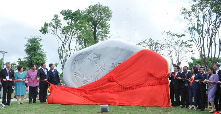 Pho- Thu- tuong- Pham- Binh- Minh- khai- truong- C