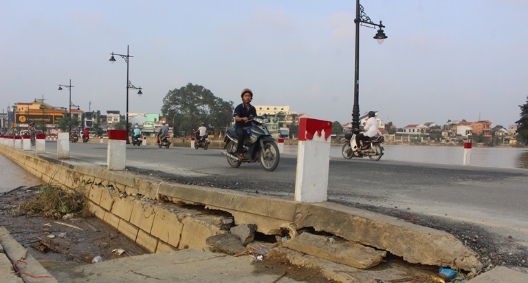 Hue- Mat- duong- Dap- Da- lai- tan- nat- duong- Hu