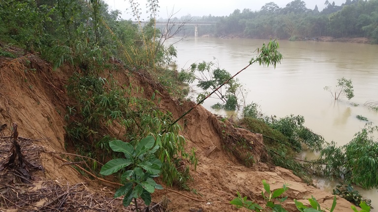Hue- Can- canh- song- Huong- nuot- chung- xuong- g