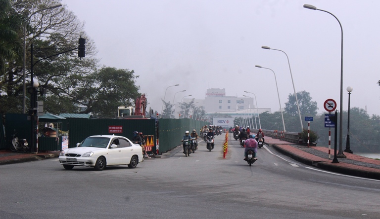 Cau- Phu- Xuan- duoc- sua- chua- mo- rong- tu- 4- 