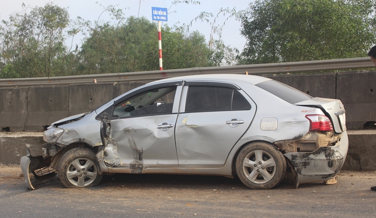 Va- cham- xe- dau- keo- xe- hop- xoay- nhu- phim- 